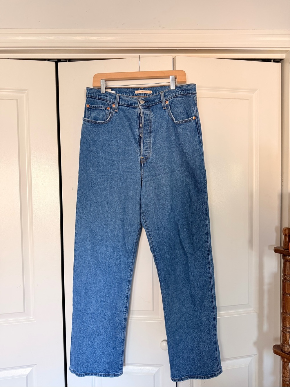 Levi's Rib Cage Straight Ankle Women's Jeans in Blue Wash